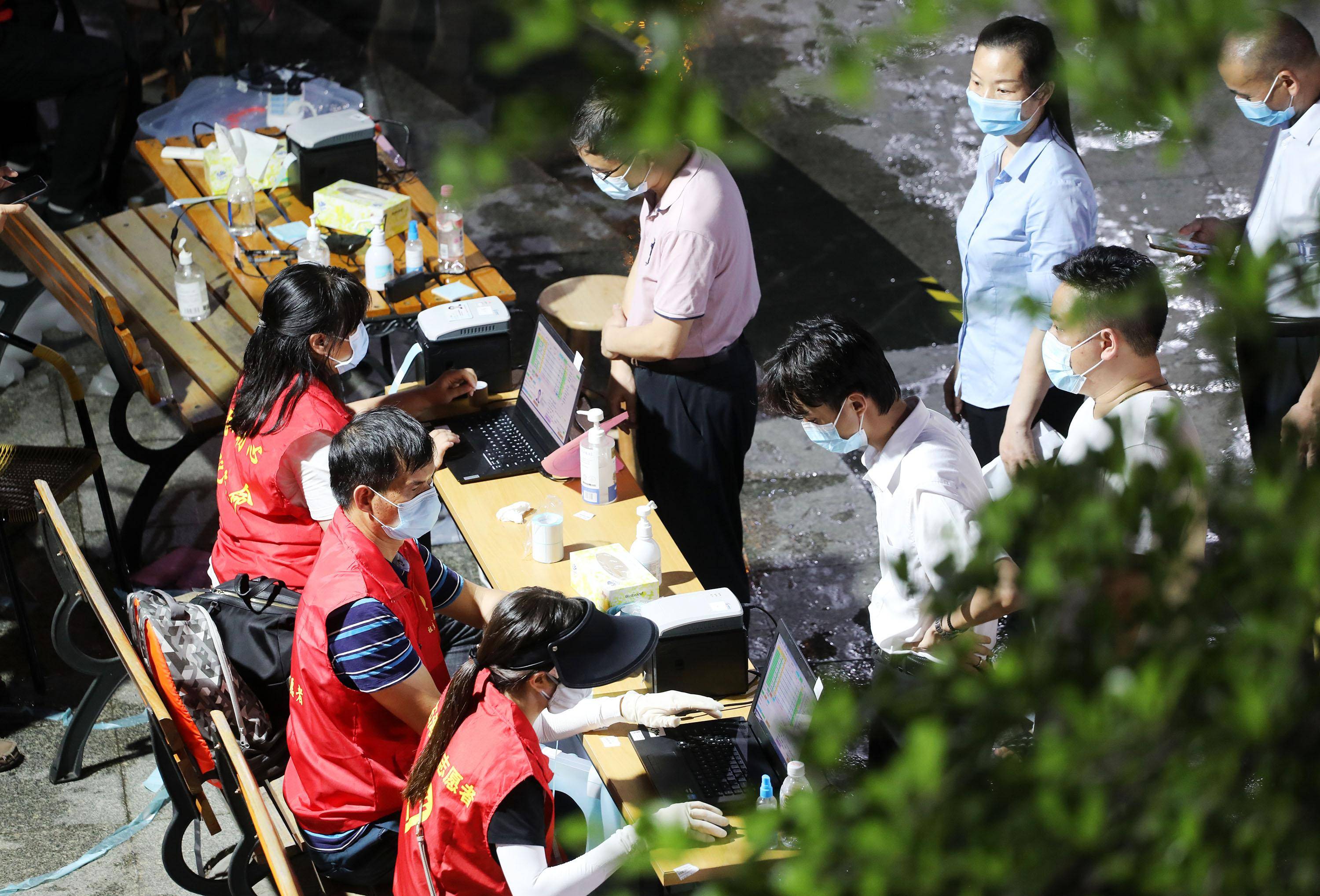 香港最快开奖现场直播资料,香港最快开奖现场直播资料与快速响应策略方案——探索前沿技术与高效解决方案的独特融合,深入执行数据方案_Console32.65.32