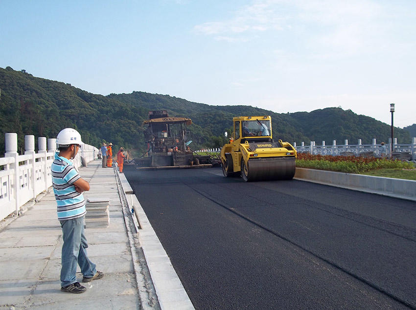 沥青在道路工程中的应用