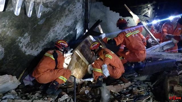 宁夏连续多次地震市民连夜避险