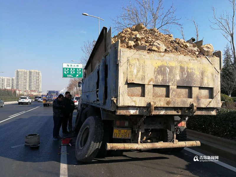 超载渣土车